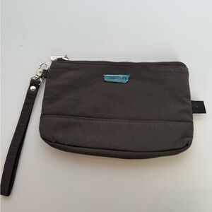 Travelon wristlet RFID NWOT